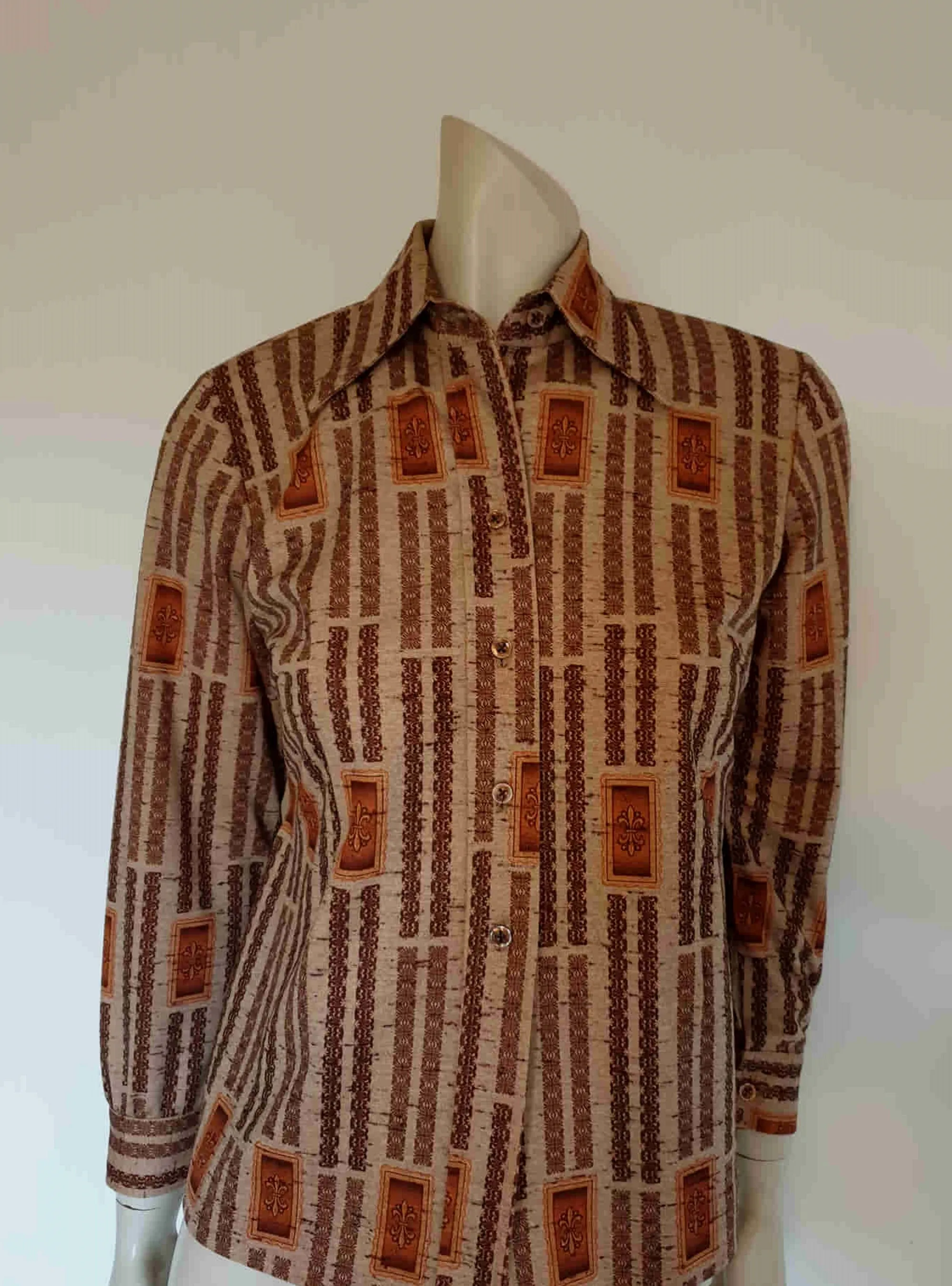 1970s Brown Blouse With Fleur de Lys Print - M